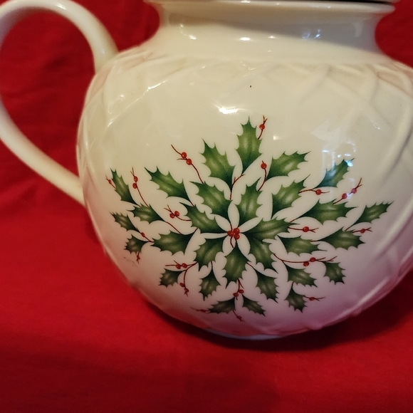 Lenox Holiday Gold-Banded Carved Teapot - Picture 11 of 11